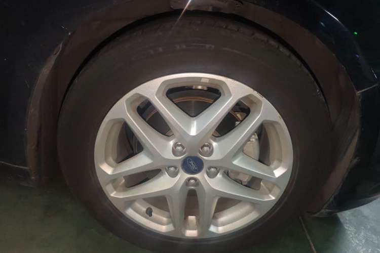 Used Ford Mondeo 2013 1.5L GTDi180 Fashion Edition Right Front Wheel Hub