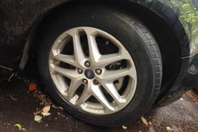 Used Ford Mondeo 2013 1.5L GTDi180 Fashion Edition Right Front Wheel Hub