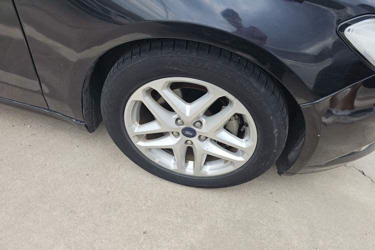 Used Ford Mondeo 2013 1.5L GTDi180 Fashion Edition Right Front Wheel Hub