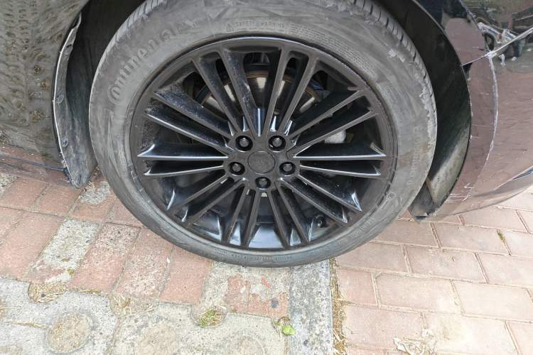 Used Ford Mondeo 2013 2.0L GTDi240 Flagship Edition Right Front Wheel Hub