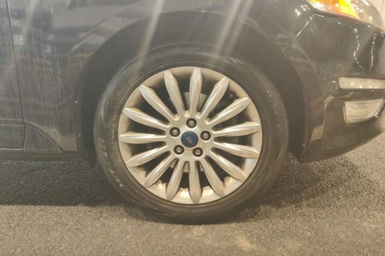 Used Ford Mondeo 2013 2.3L Luxury Model Right Front Wheel Hub