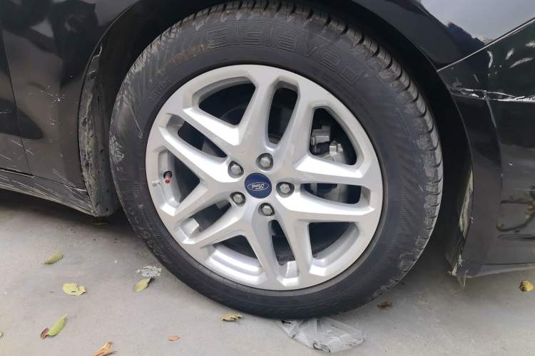 Used Ford Mondeo 2013 1.5L GTDi180 Fashion Edition Right Front Wheel Hub