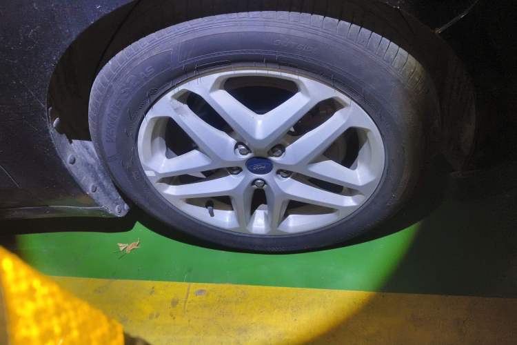Used Ford Mondeo 2013 1.5L GTDi180 Fashion Edition Right Front Wheel Hub