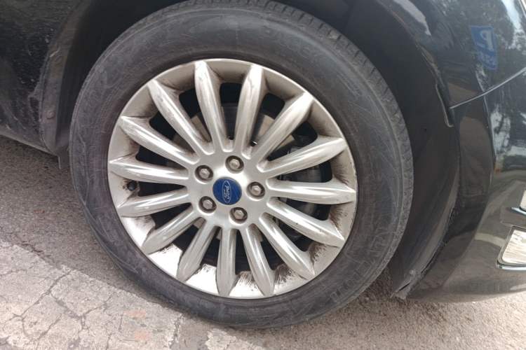 Used Ford Mondeo 2013 2.3L Luxury Model Right Front Wheel Hub