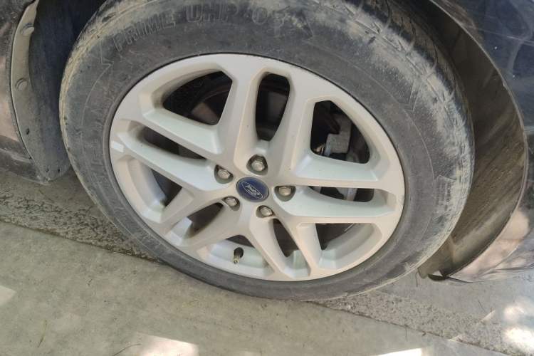 Used Ford Mondeo 2013 1.5L GTDi180 Fashion Edition Right Front Wheel Hub