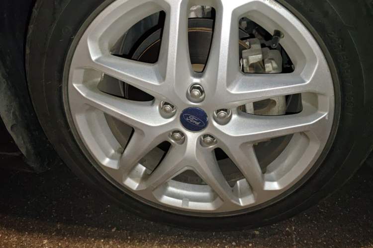 Used Ford Mondeo 2013 1.5L GTDi180 Fashion Edition Right Front Wheel Hub