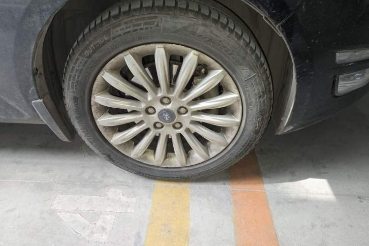 Used Ford Mondeo 2013 2.3L Luxury Model Right Front Wheel Hub