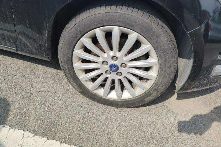 Used Ford Mondeo 2013 2.3L Luxury Model Right Front Wheel Hub