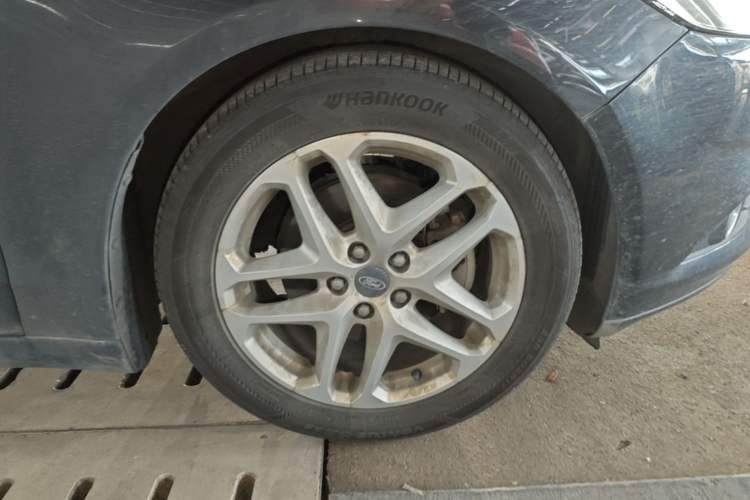 Used Ford Mondeo 2013 1.5L GTDi180 Fashion Edition Right Front Wheel Hub