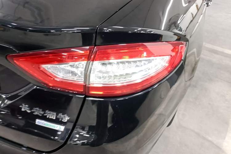 Used Ford Mondeo 2013 2.0L GTDi 200 Fashion Edition Right Rear Taillight