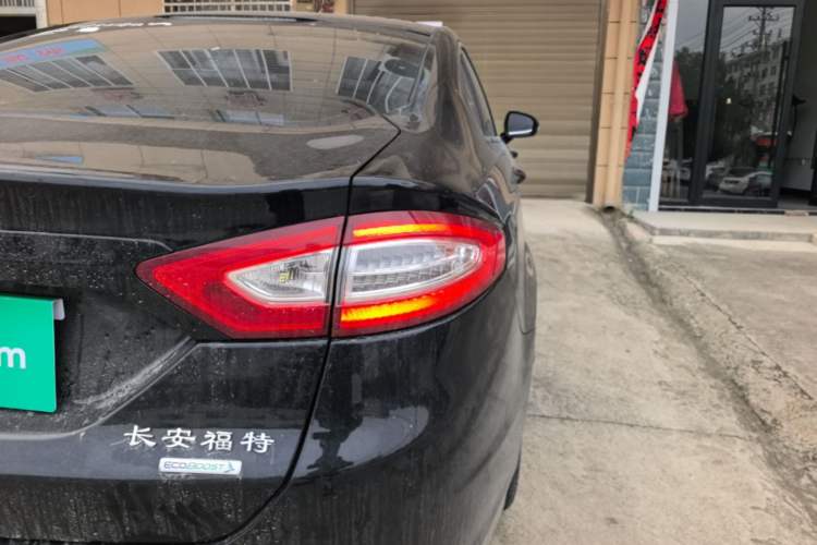 Used Ford Mondeo 2013 1.5L GTDi180 Fashion Edition Right Rear Taillight