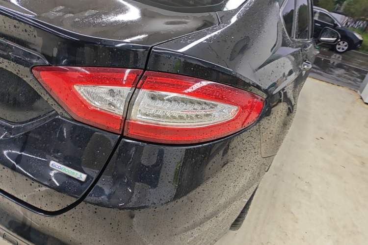 Used Ford Mondeo 2013 2.0L GTDi 200 Luxury Model Right Rear Taillight