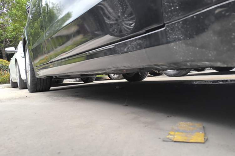 Used Ford Mondeo 2013 2.0L GTDi 200 Luxury Model Right Side Sill