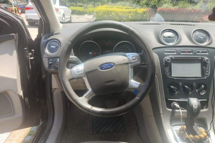 Used Ford Mondeo 2013 2.3L Fashion Edition Steering Wheel