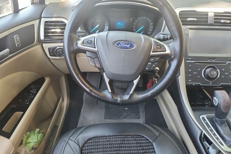 Used Ford Mondeo 2013 1.5L GTDi180 Comfort Model Steering Wheel