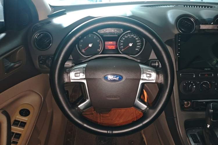 Used Ford Mondeo 2013 2.3L Fashion Edition Steering Wheel