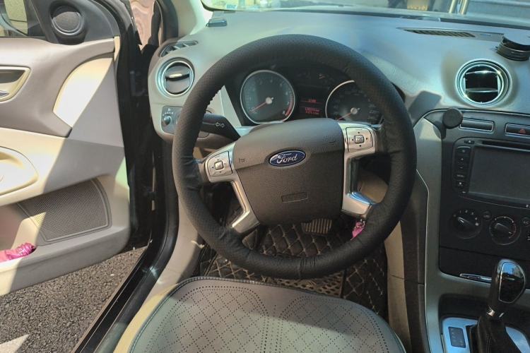Used Ford Mondeo 2013 2.3L Fashion Edition Steering Wheel