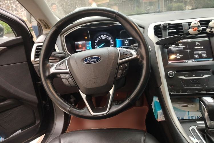 Used Ford Mondeo 2013 2.0L GTDi 200 Luxury Model Steering Wheel