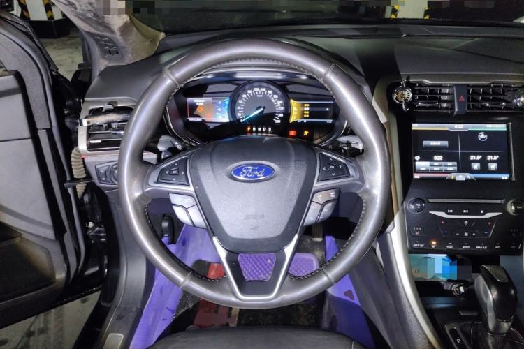 Used Ford Mondeo 2013 2.0L GTDi 200 Luxury Model Steering Wheel