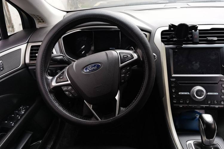 Used Ford Mondeo 2013 2.0L GTDi 200 Fashion Edition Steering Wheel