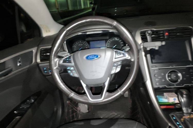 Used Ford Mondeo 2013 2.0L GTDi 200 Luxury Model Steering Wheel