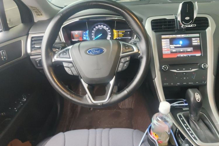 Used Ford Mondeo 2013 2.0L GTDi 200 Luxury Model Steering Wheel