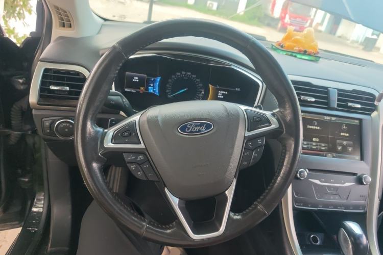 Used Ford Mondeo 2013 2.0L GTDi 200 Luxury Model Steering Wheel