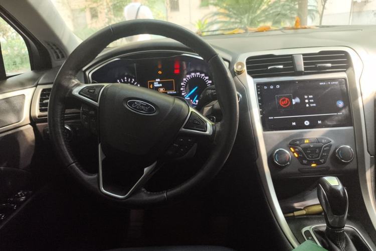 Used Ford Mondeo 2013 2.0L GTDi 200 Fashion Edition Steering Wheel