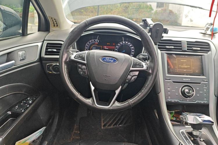 Used Ford Mondeo 2013 2.0L GTDi240 Luxury Sport Model Steering Wheel