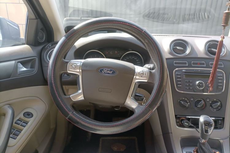 Used Ford Mondeo 2013 2.3L Fashion Edition Steering Wheel