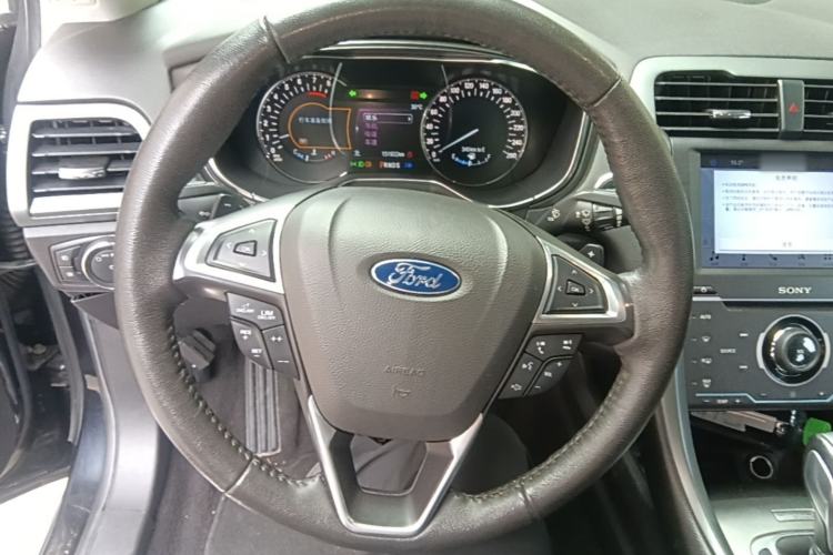 Used Ford Mondeo 2013 2.0L GTDi240 Luxury Sport Model Steering Wheel