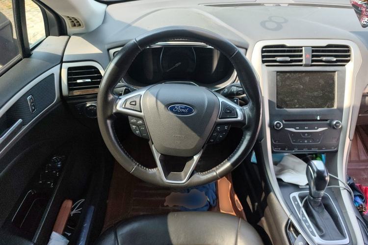 Used Ford Mondeo 2013 2.0L GTDi 200 Luxury Model Steering Wheel