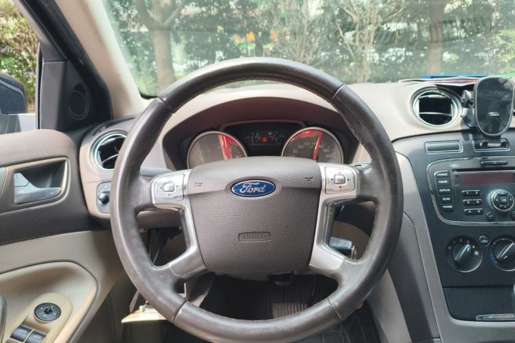 Used Ford Mondeo 2013 2.3L Fashion Edition Steering Wheel