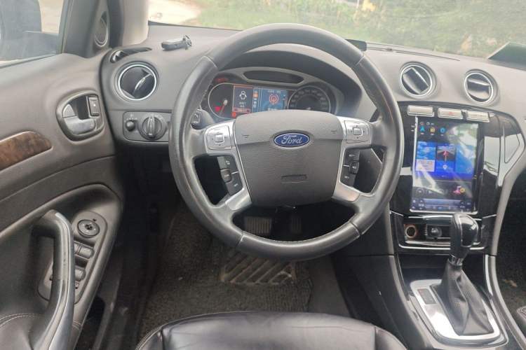 Used Ford Mondeo 2013 2.3L Fashion Edition Steering Wheel