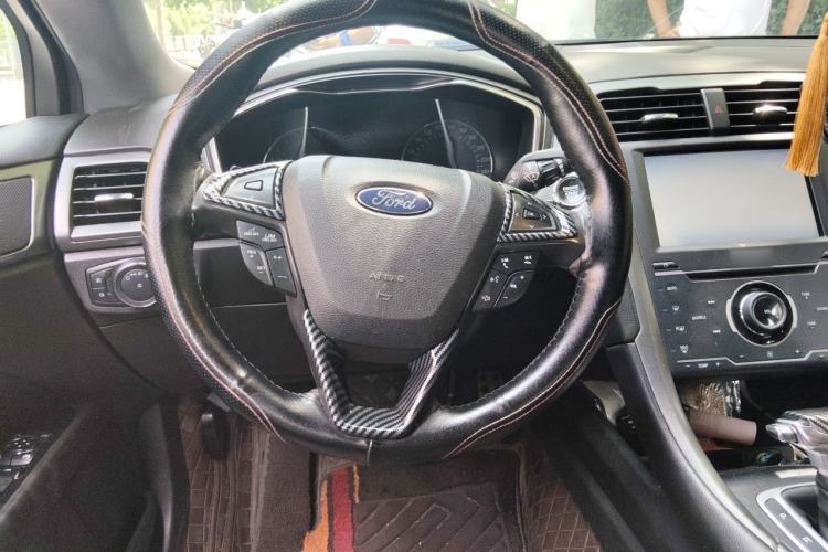 Used Ford Mondeo 2013 2.0L GTDi240 Luxury Sport Model Steering Wheel