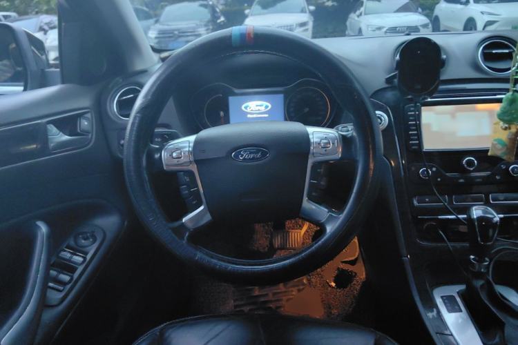 Used Ford Mondeo 2013 2.0L GTDi 200 Luxury Model Steering Wheel