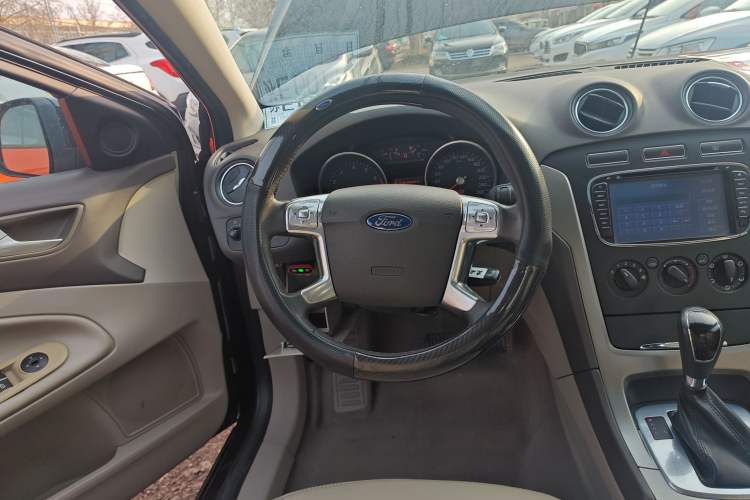 Used Ford Mondeo 2013 2.3L Fashion Edition Steering Wheel