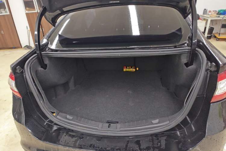 Used Ford Mondeo 2013 2.0L GTDi 200 Luxury Model Trunk