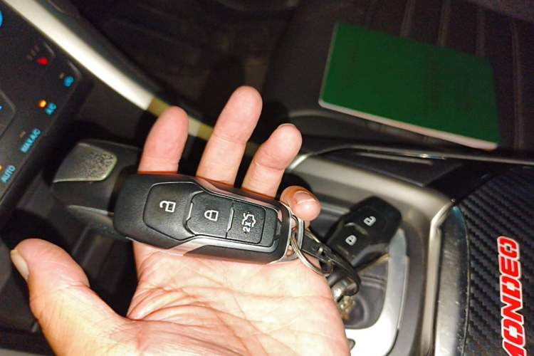 Used Ford Mondeo 2013 2.0L GTDi 200 Luxury Model Vehicle Key