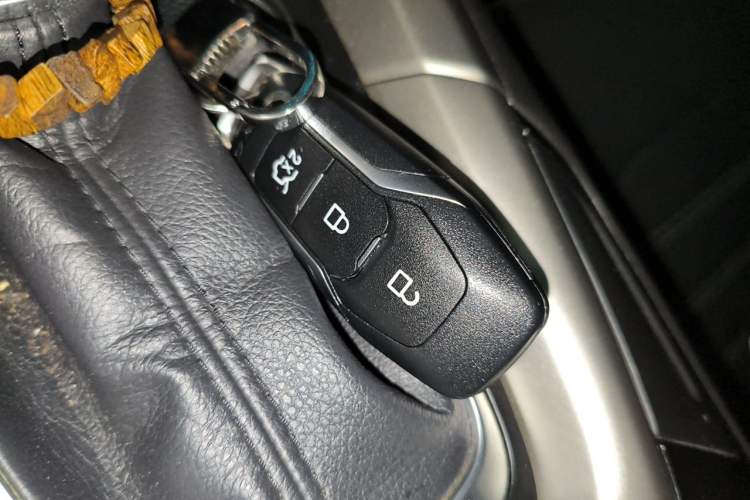 Used Ford Mondeo 2013 2.0L GTDi 200 Luxury Model Vehicle Key