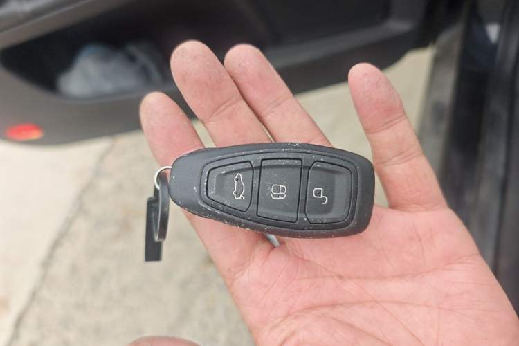 Used Ford Mondeo 2013 2.3L Fashion Edition Vehicle Key