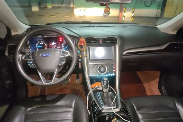Used Ford Mondeo 2013 2.0L GTDi 200 Fashion Edition Center Console