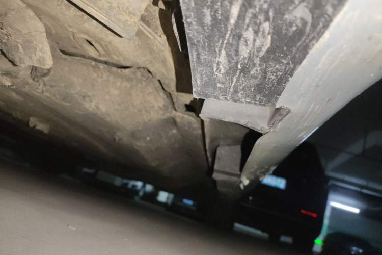 Used Ford Mondeo 2013 2.0L GTDi 200 Fashion Edition Chassis Front Left