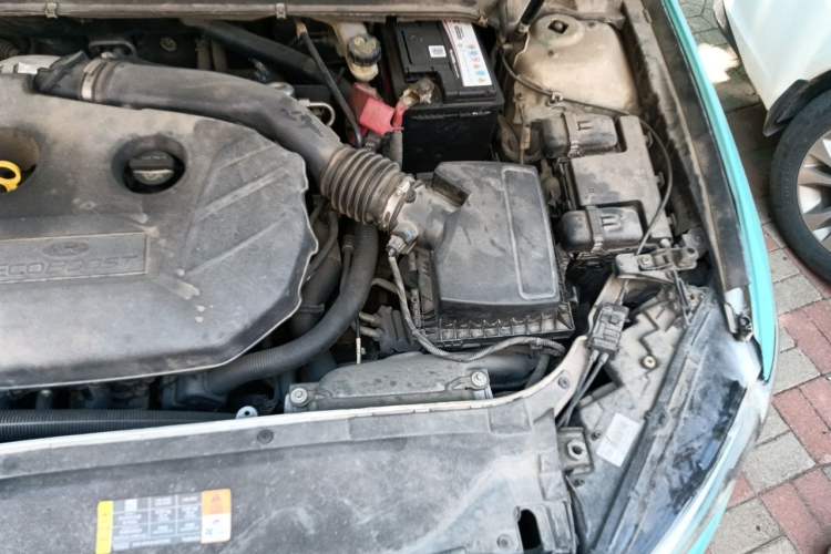 Used Ford Mondeo 2013 2.0L GTDi 200 Fashion Edition Engine Bay Left