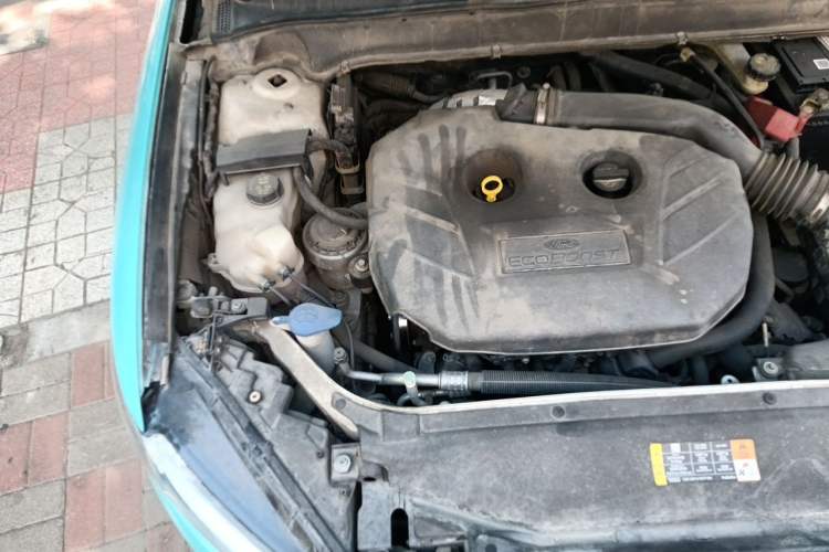 Used Ford Mondeo 2013 2.0L GTDi 200 Fashion Edition Engine Bay Right