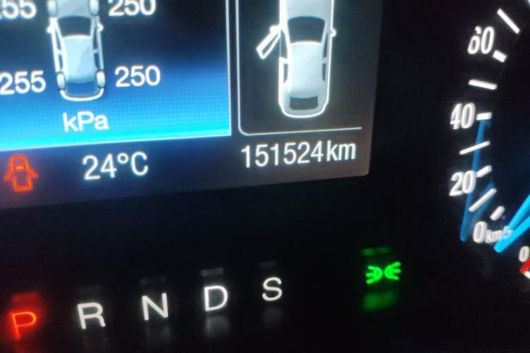 Used Ford Mondeo 2013 2.0L GTDi 200 Fashion Edition Odometer Close Up