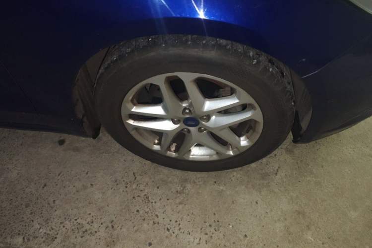 Used Ford Mondeo 2013 1.5L GTDi180 Fashion Edition Right Front Wheel Hub