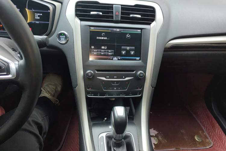 Used Ford Mondeo 2013 2.0L GTDi 200 Luxury Model Audio And AC Panel