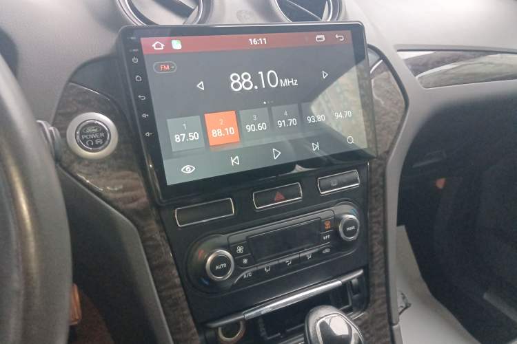 Used Ford Mondeo 2013 2.3L Luxury Model Audio And AC Panel