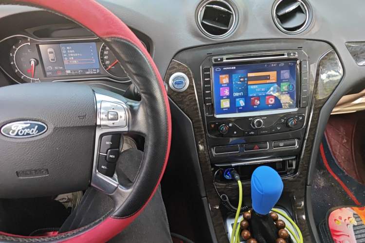 Used Ford Mondeo 2013 2.3L Luxury Model Audio And AC Panel